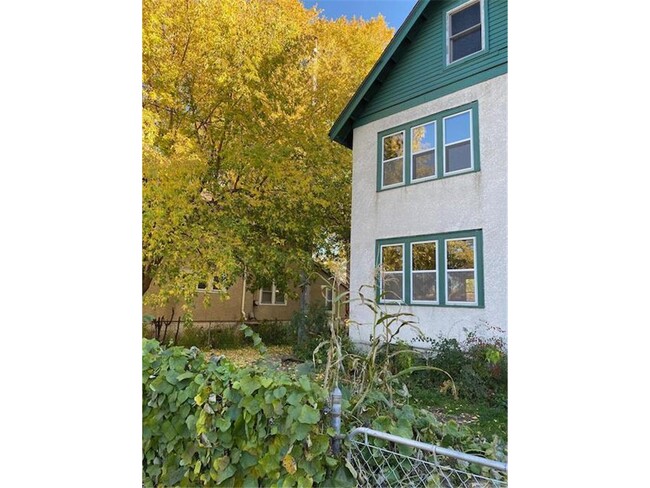 Building Photo - 2613 E 24th St