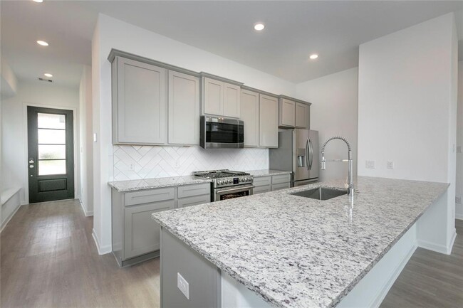 Building Photo - 4022 Balboa Dr