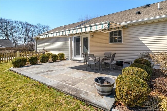 Building Photo - 217 Highlawn Rd