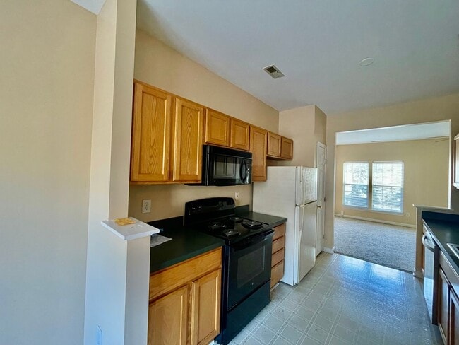 Building Photo - 5308 Jocelyn Ln