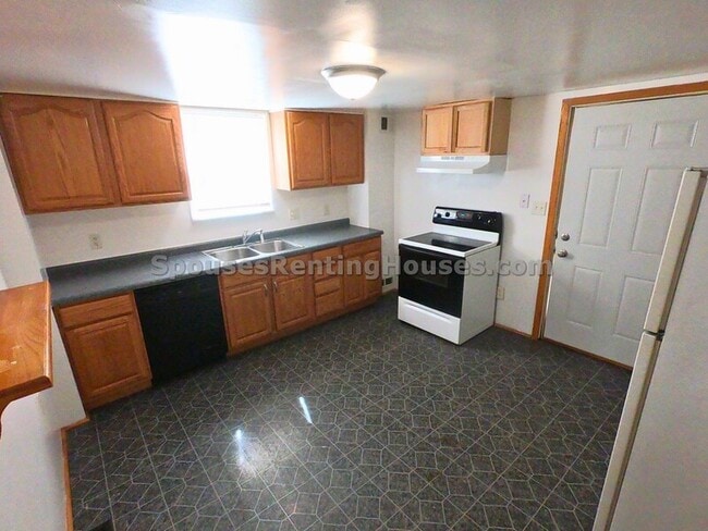 Building Photo - 212 S Emerson Ave