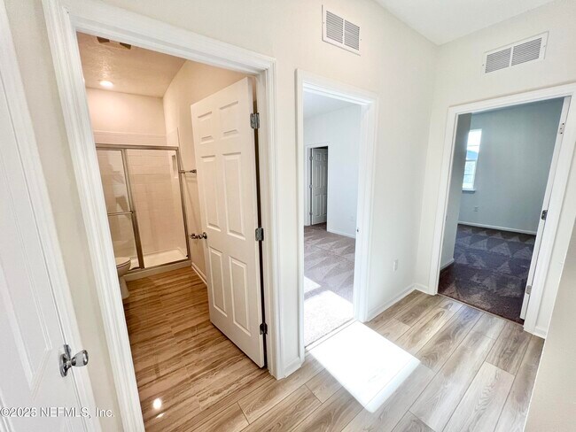Building Photo - 12859 Logans Walk Ln