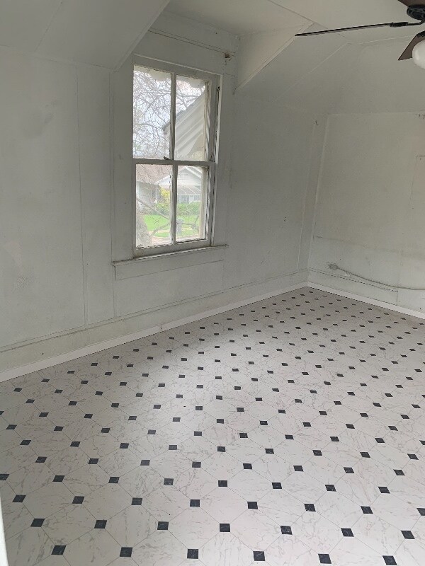 Building Photo - 618 N 16th St