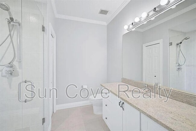 Building Photo - 854 Macewen Dr