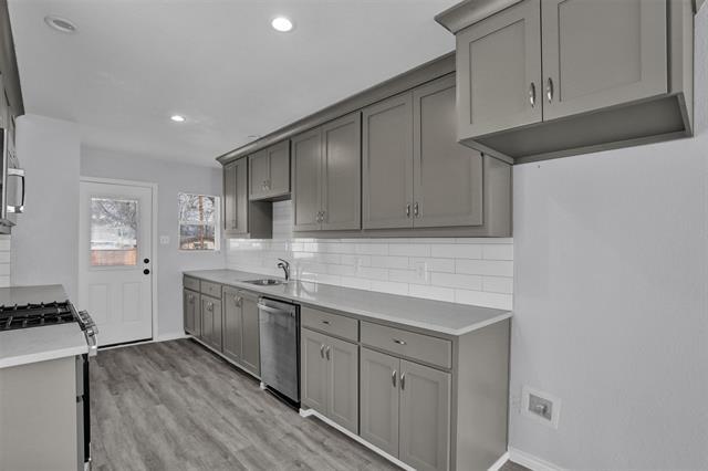 Building Photo - 219 Loma Dr