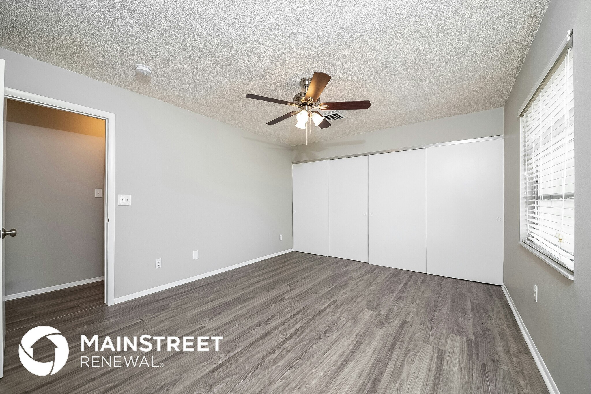 Building Photo - 744 Pineland Ave