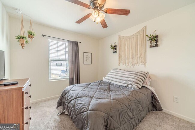 Building Photo - 222 Knightsbridge Ln