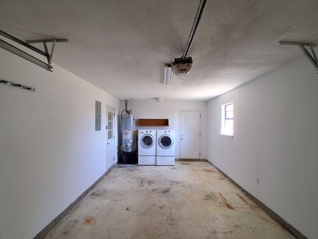 Building Photo - 2907 Lander Ct