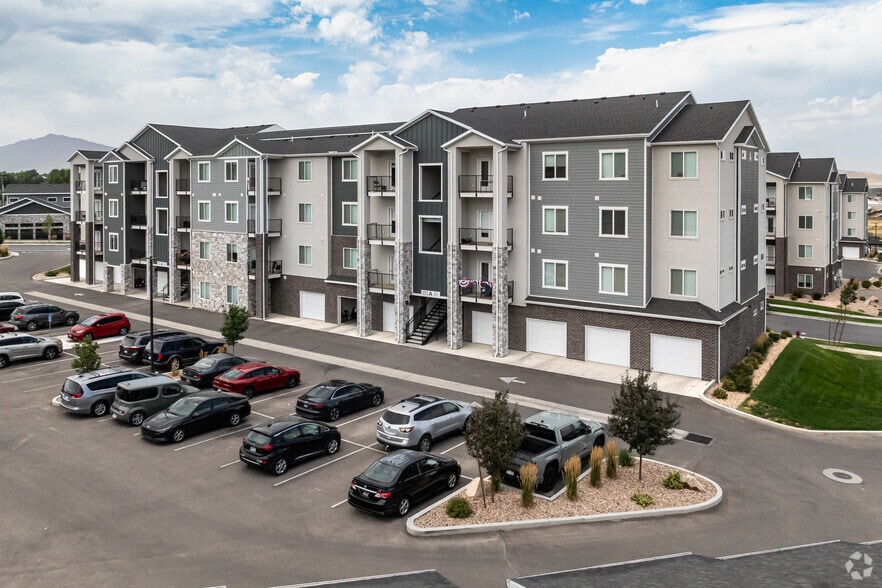Primary Photo - Ridgeline Parkway Apartments