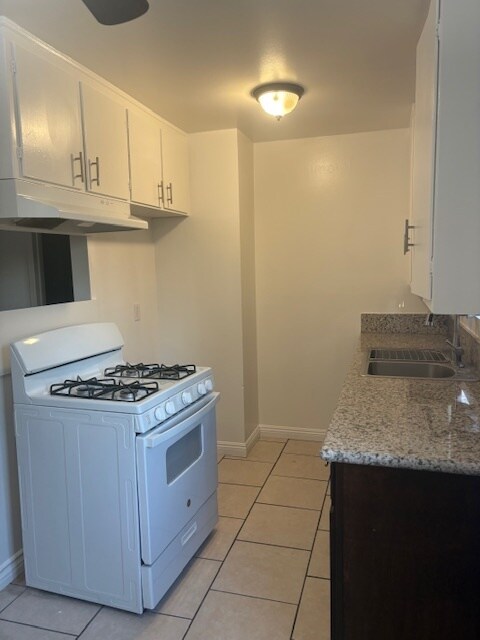 Building Photo - Abner