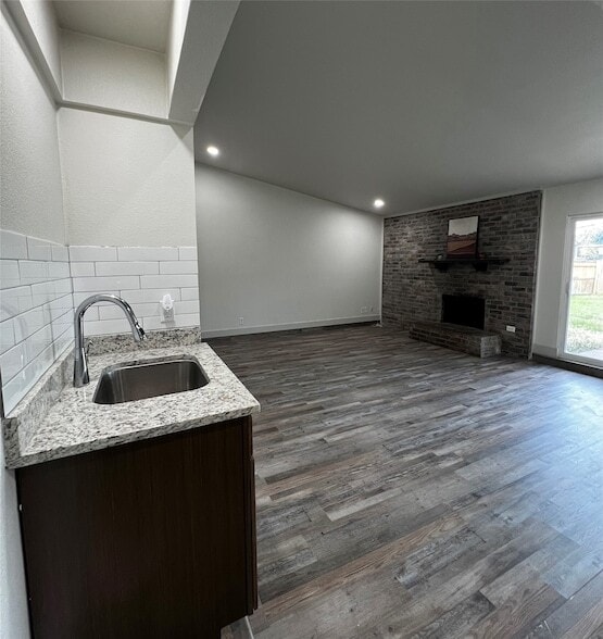 Building Photo - 2505 Clearwood Dr