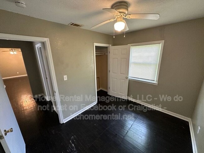 Building Photo - 5903 E 149th St