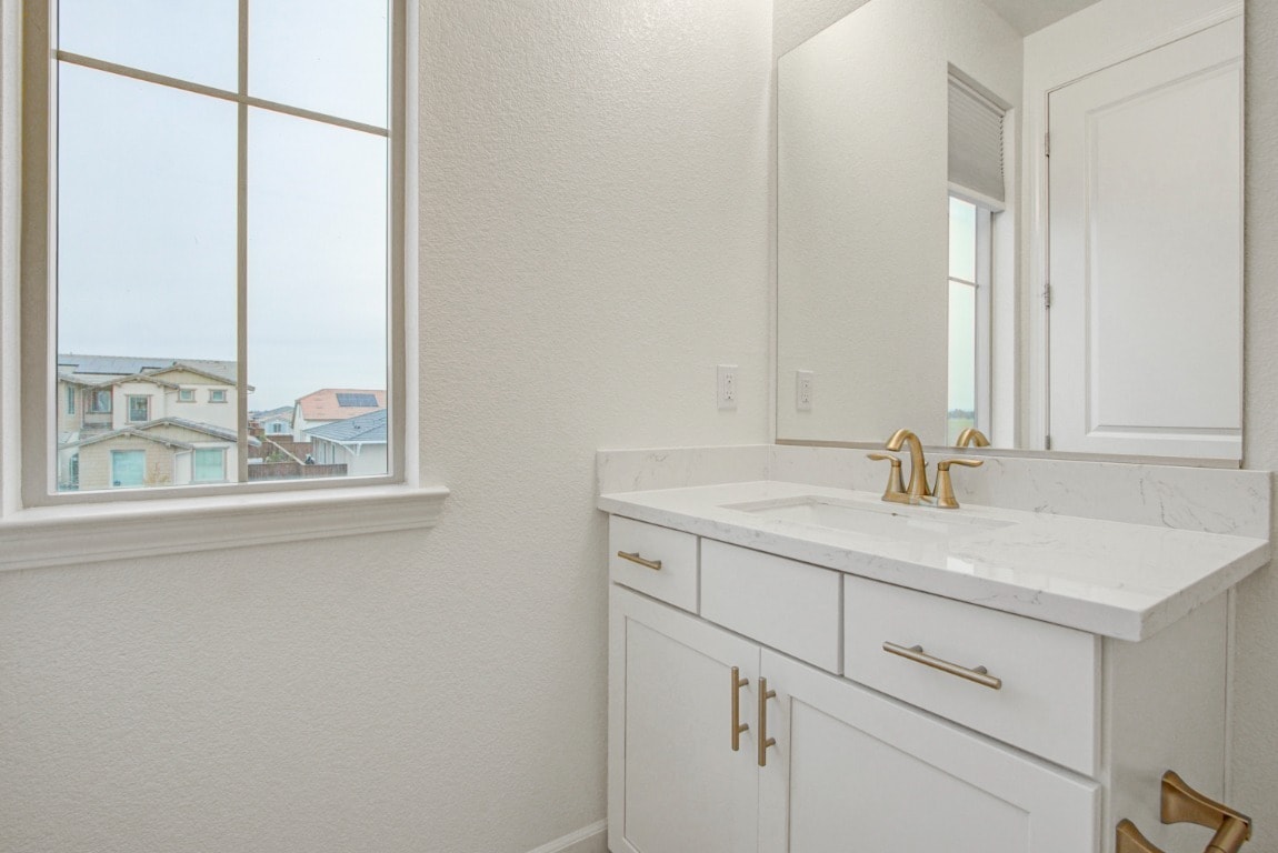 Guest Suite en-suite bath - 2008 Gumbinger Pl