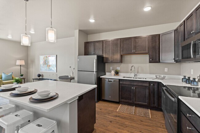 Building Photo - Very Large/Spacious 1-Bedroom/1.5-Bath, unit 104