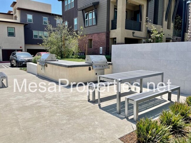 Building Photo - 12166 Chorus Dr