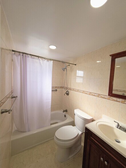 Building Photo - 6825 W Flagler St