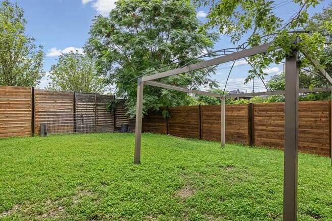 Building Photo - 1509 Coriander Dr