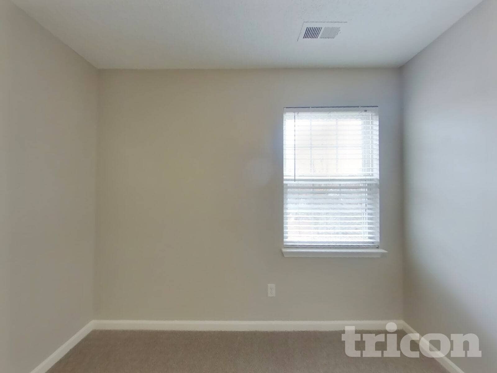 Building Photo - 5940 Briggs Dr