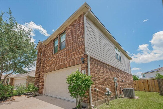 Building Photo - 20111 Brookwood Holw