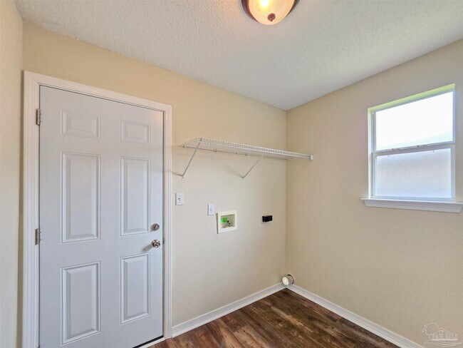 Building Photo - 1057 Freeboard Blvd