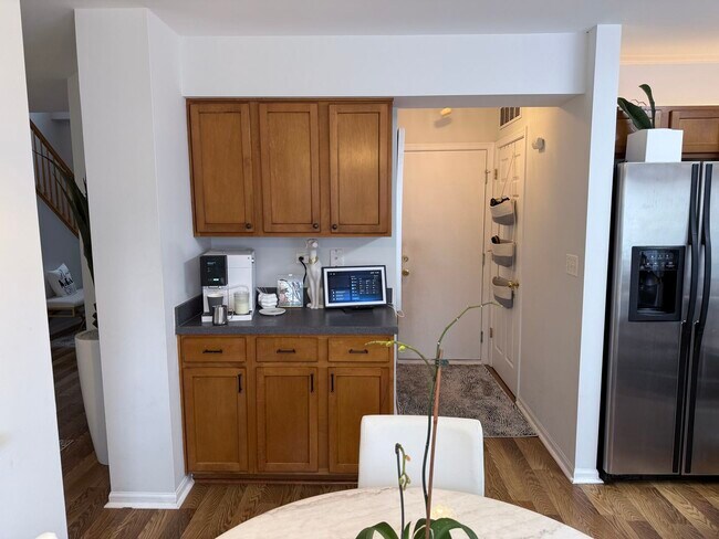 Building Photo - 2727 Borkshire Ln