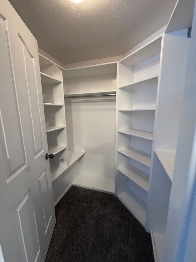 Building Photo - Beautiful Draper Home for Rent!