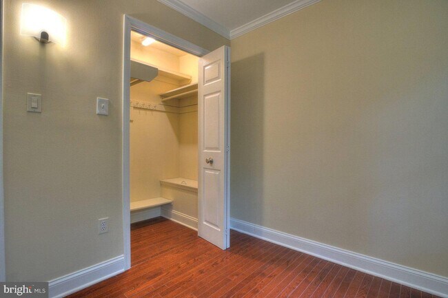 Building Photo - 2405 Earlsgate Ct