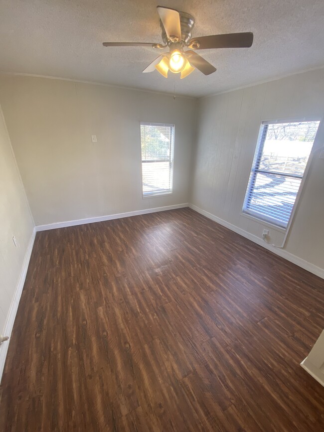 Building Photo - 2924 Halbert St