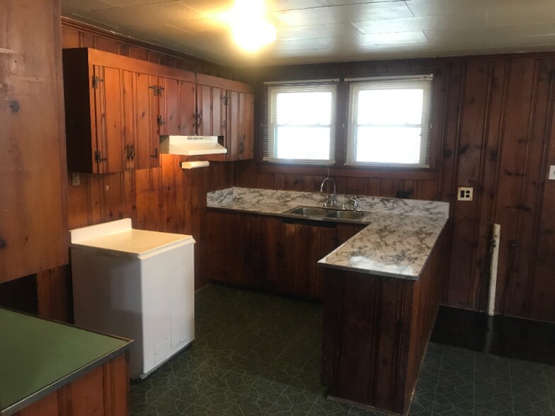 Building Photo - 1106 N George St