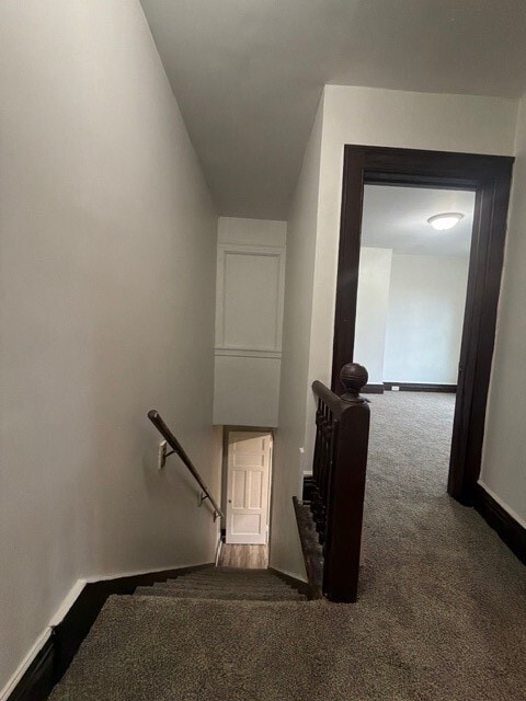 Building Photo - 362 W Gray St