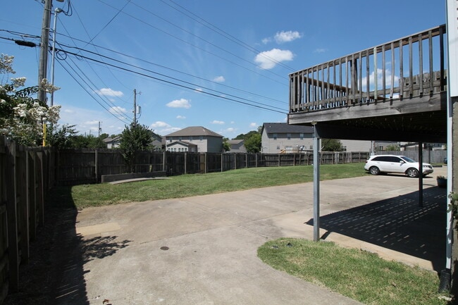 Building Photo - 639 Miles Rd