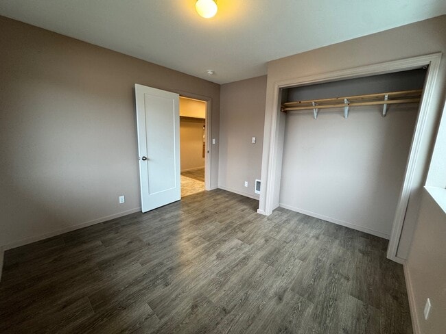 Building Photo - 28305 99th Ave SW