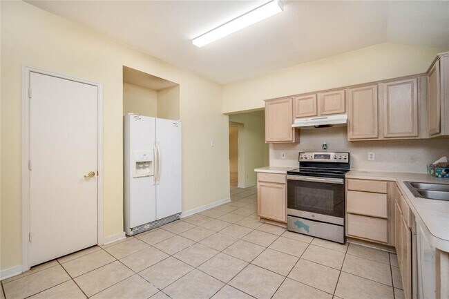 Building Photo - 16518 Lazy Ridge Rd