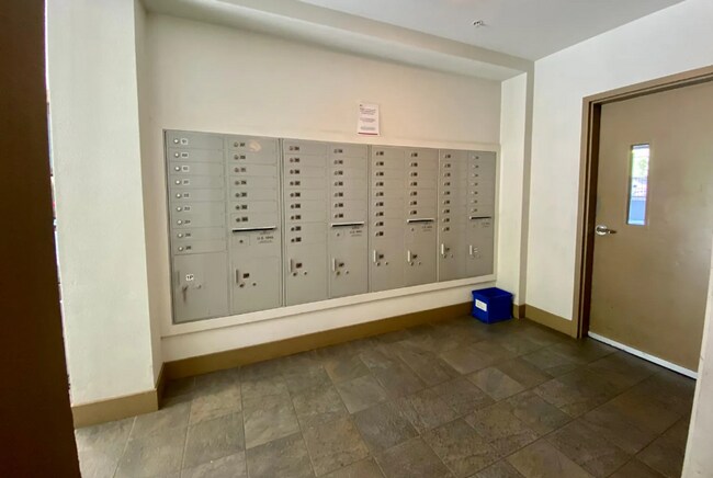 Building Photo - 4547 8th Ave NE