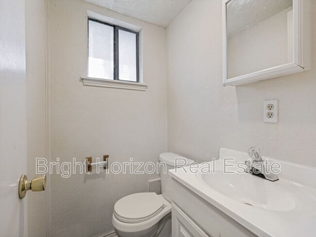 Building Photo - 1408 Arvel Cir