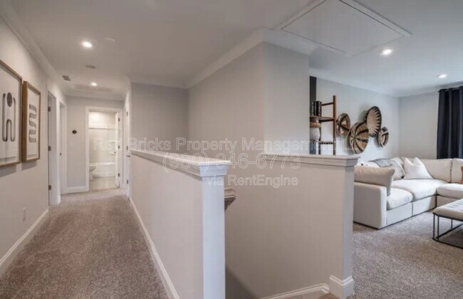 Building Photo - 19016 Yellow Birch Dr