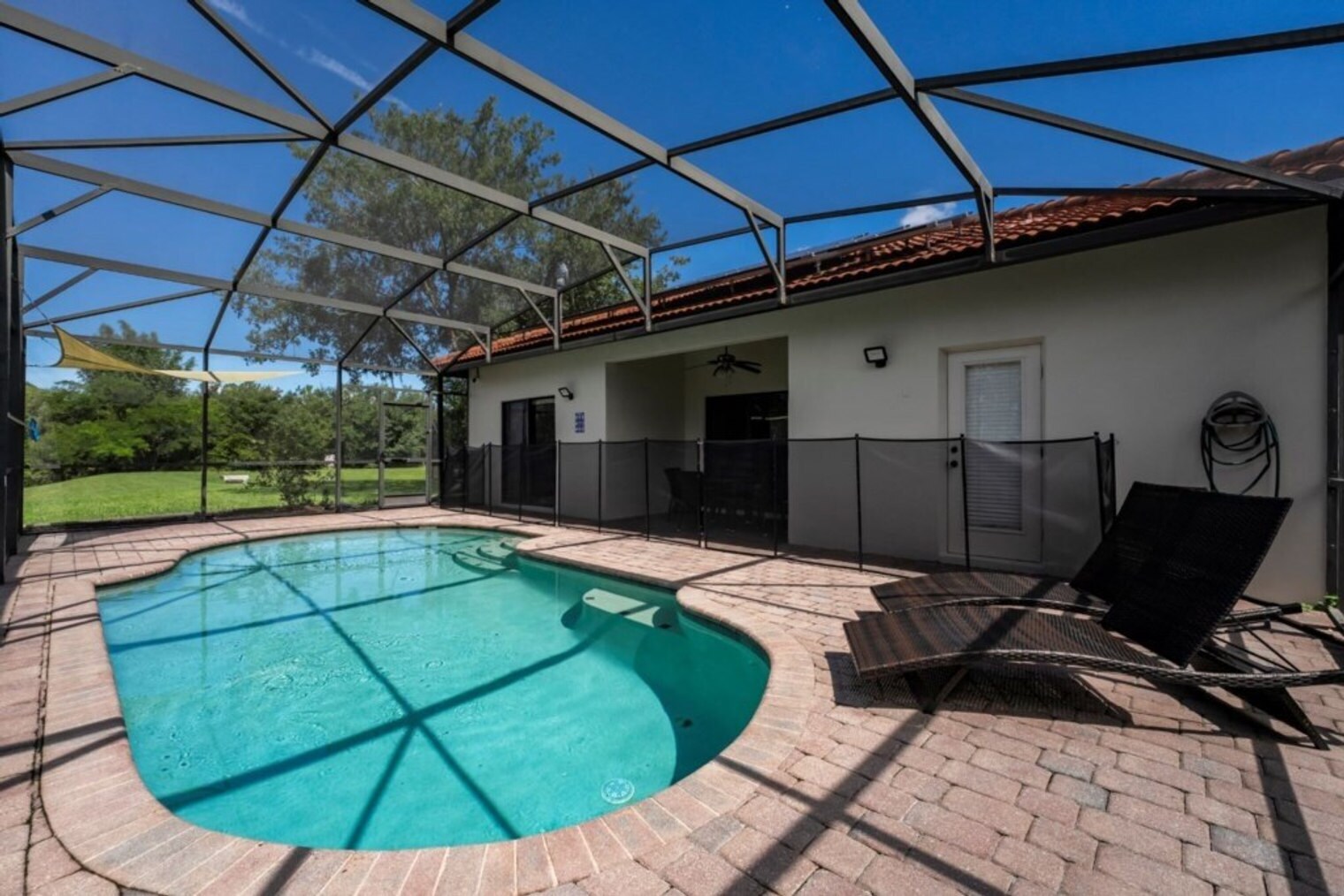 Building Photo - 16703 Lazy Breeze Loop