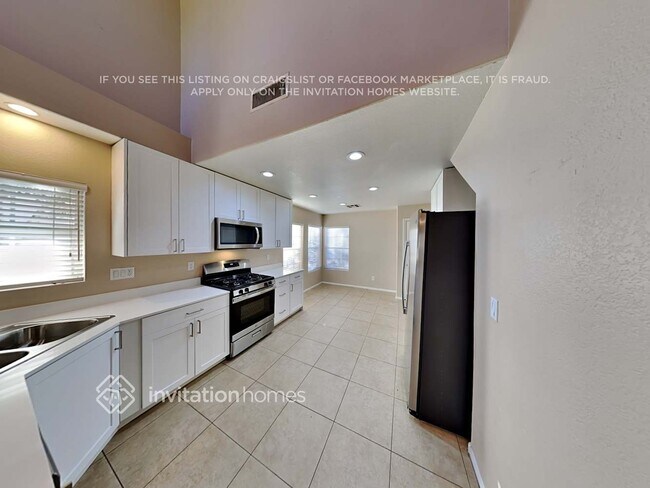 Building Photo - 546 Poplar Leaf St