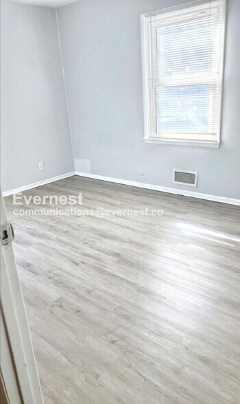 Building Photo - 13617 Craig Ave