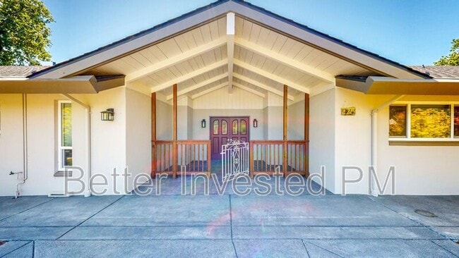 Primary Photo - 475 Country Club Dr