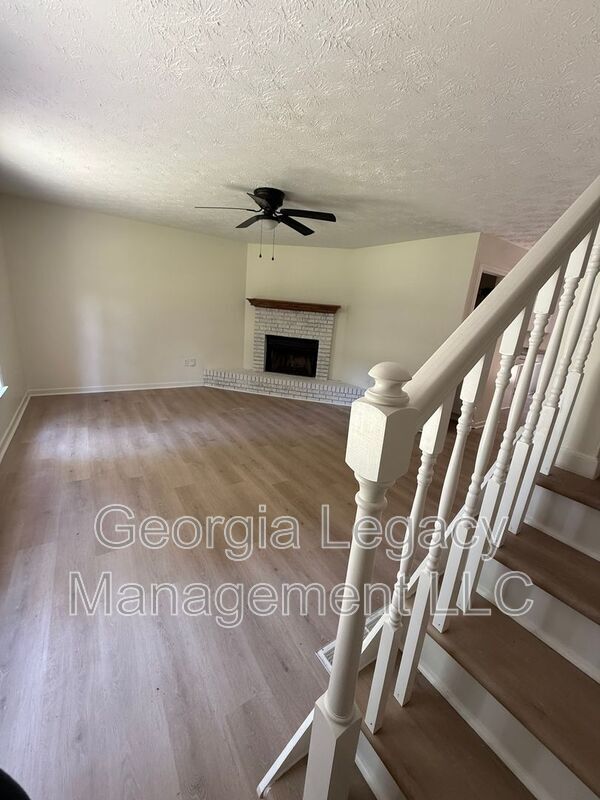 Building Photo - 208 Highland Park Dr