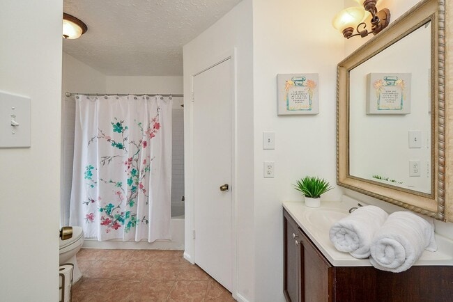 Building Photo - 3315 Honey Creek Dr