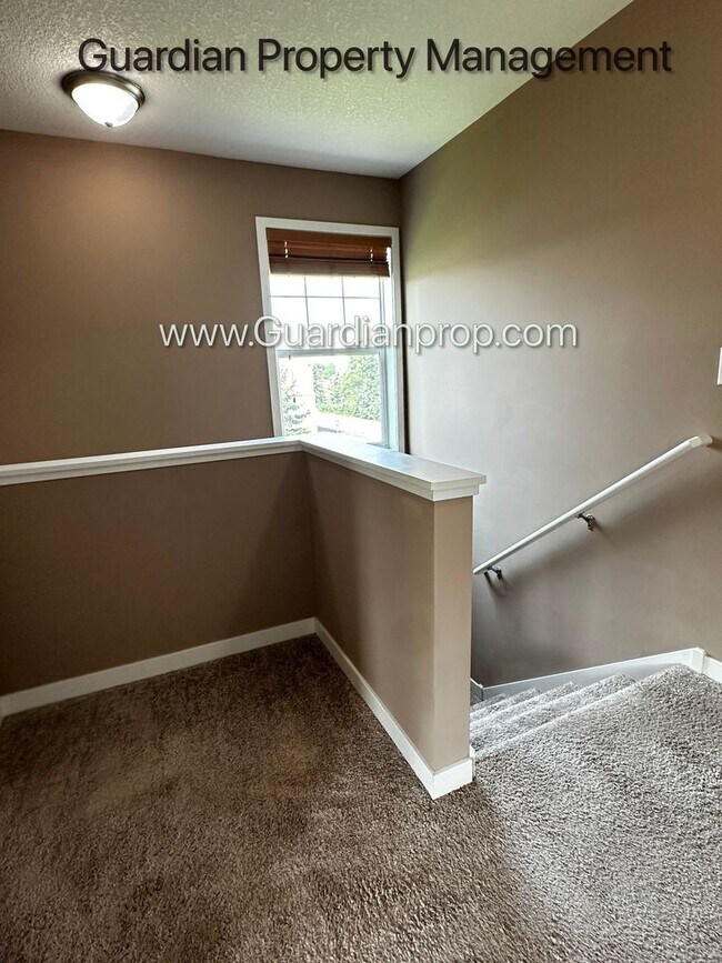 Building Photo - 11920 Emery Village Dr N