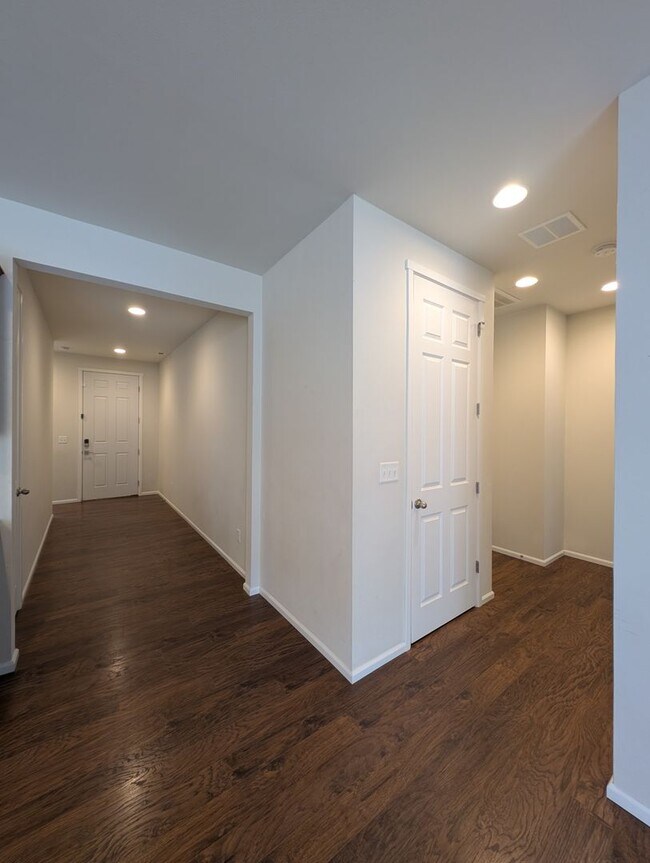 Building Photo - One Story Living in Port Orchard! Large 3 Bedroom Available for Rent!