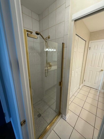 Building Photo - 1730 N Ridge Ave