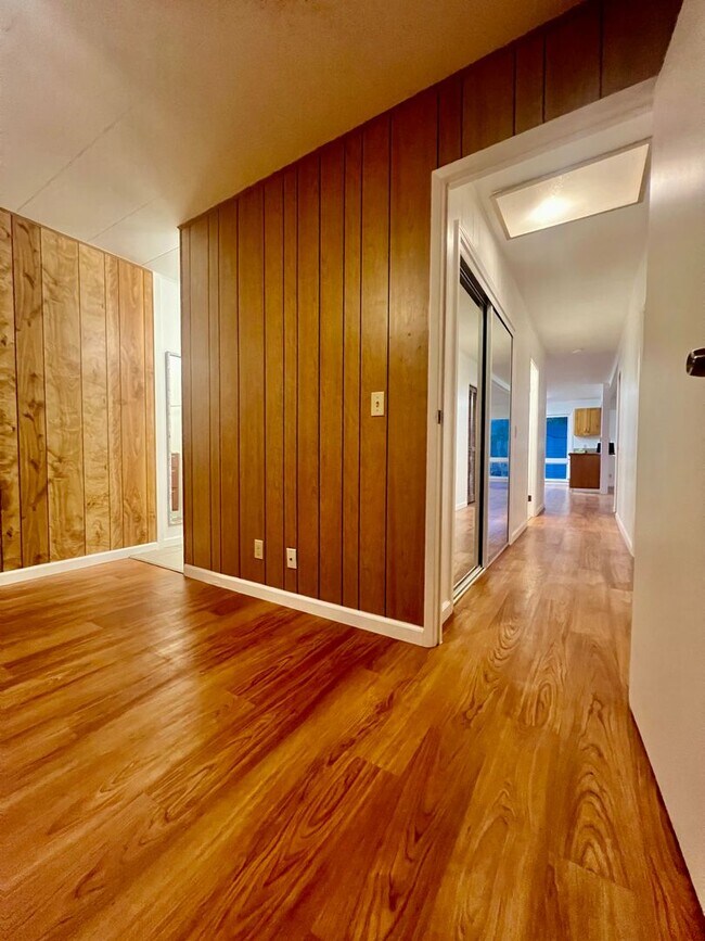 Building Photo - Beautiful, Bright & Airy Beach House--3Beds, 2Baths with Yard