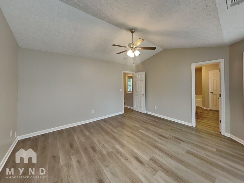 Building Photo - 7138 Lone Oak Trce