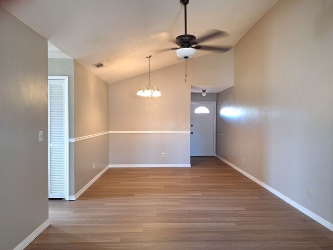 Building Photo - 2BR 2BA SHANGRI-LA DUPLEX