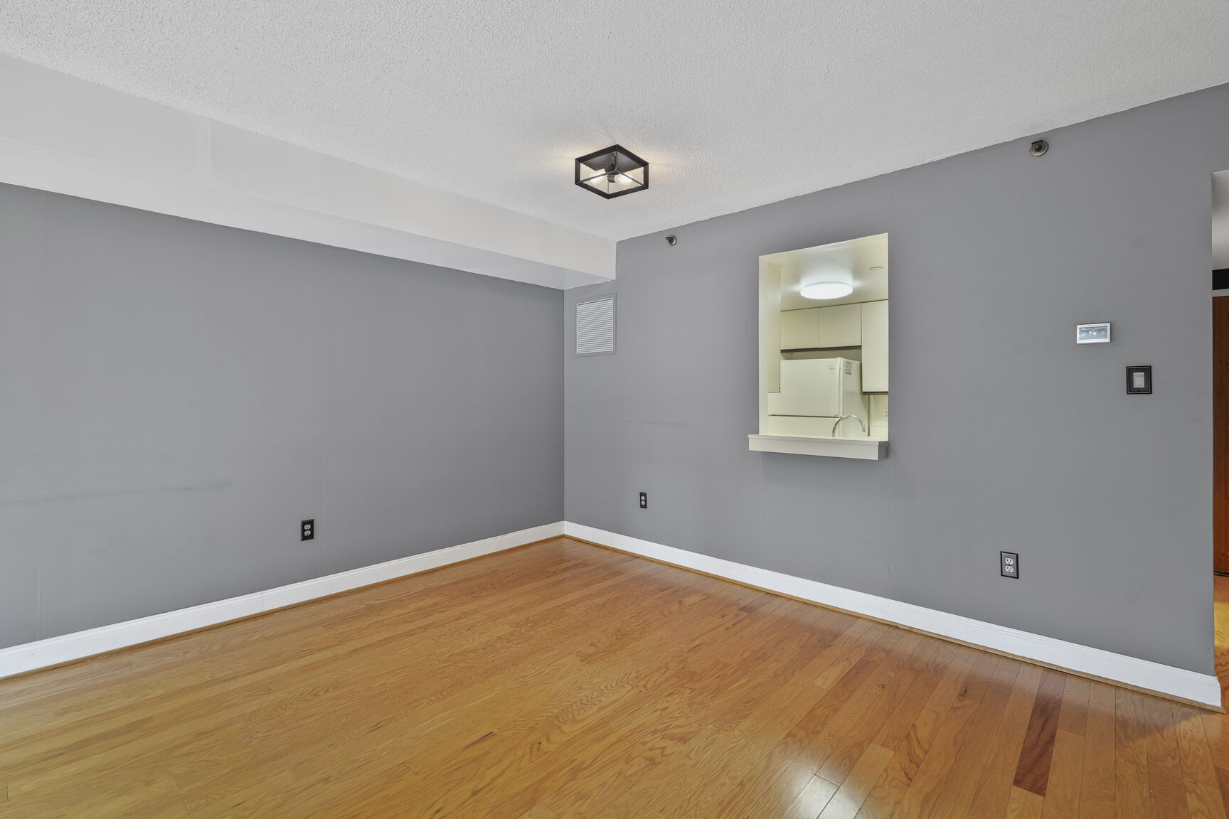 Building Photo - 1530 Key Blvd