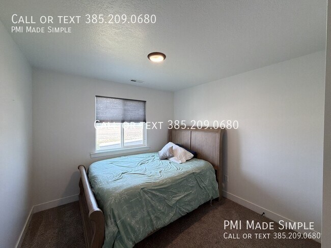 Building Photo - 3621 Sparrow Ln